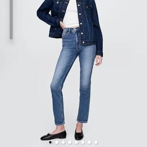 GAP Women's Straight Leg Blue Jeans